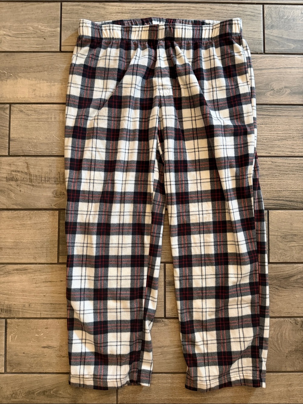 Wondershop Men's Plaid Sweatpants in White, Black & Red